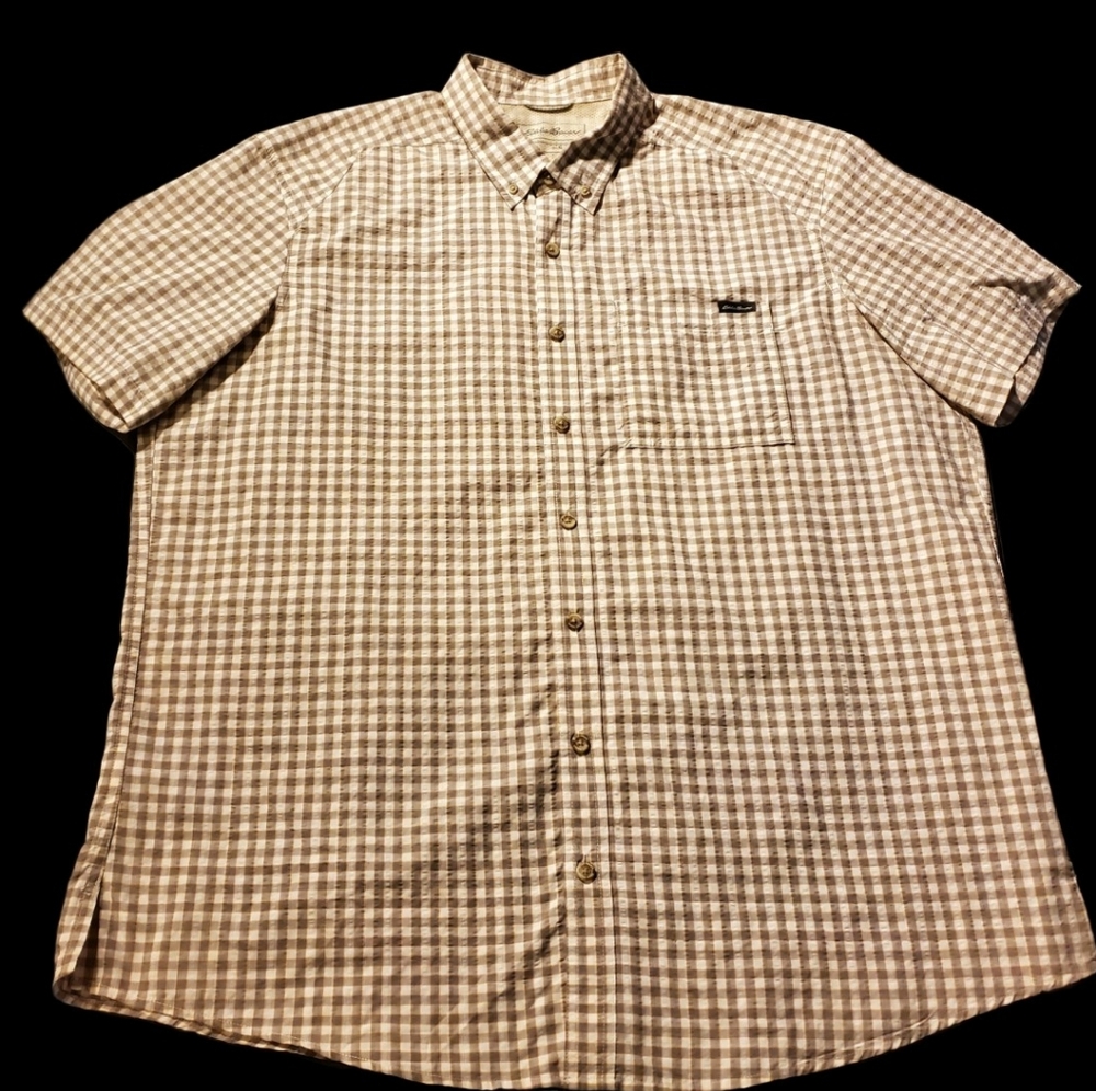 Eddie Bauer Shirt Men's XL Short Sleeve Button Down With Vented Back